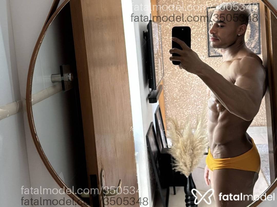 Acompanhante homem com cabelo castanho de olhos pretos - Giovani Gonçalves