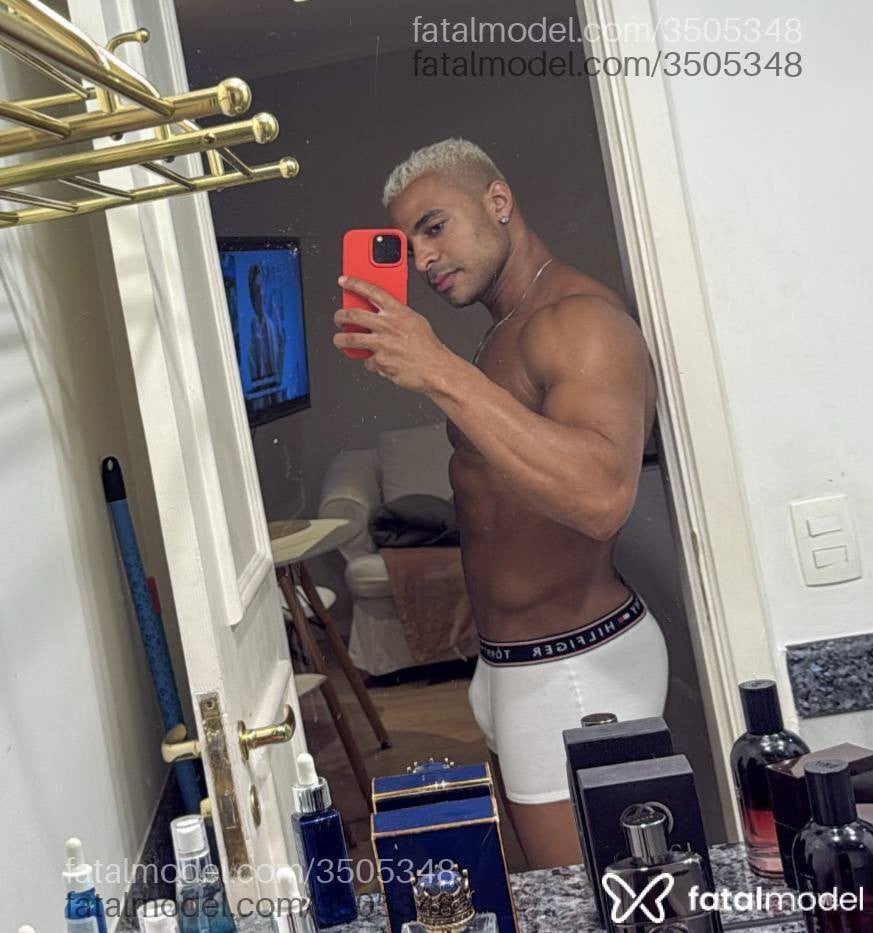 Acompanhante homem com cabelo castanho de olhos pretos - Giovani Gonçalves Acompanhante homem com cabelo castanho de olhos pretos - Giovani Gonçalves