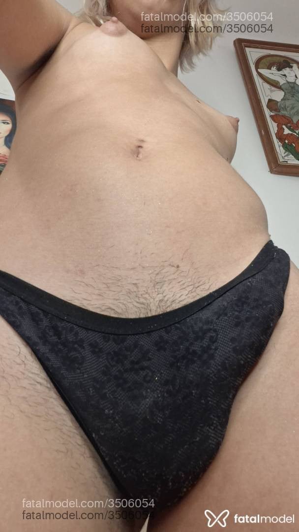 Acompanhante mulher trans loira (o) de olhos castanhos - Mandychans