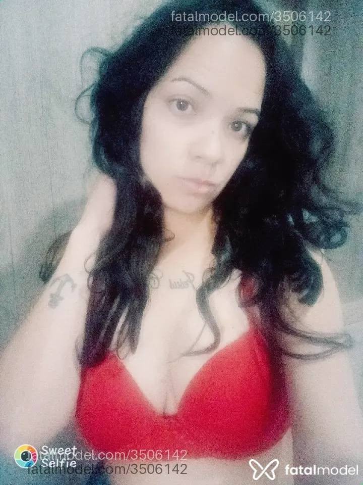 Acompanhante mulher ruiva (o) de olhos castanhos - Darlla