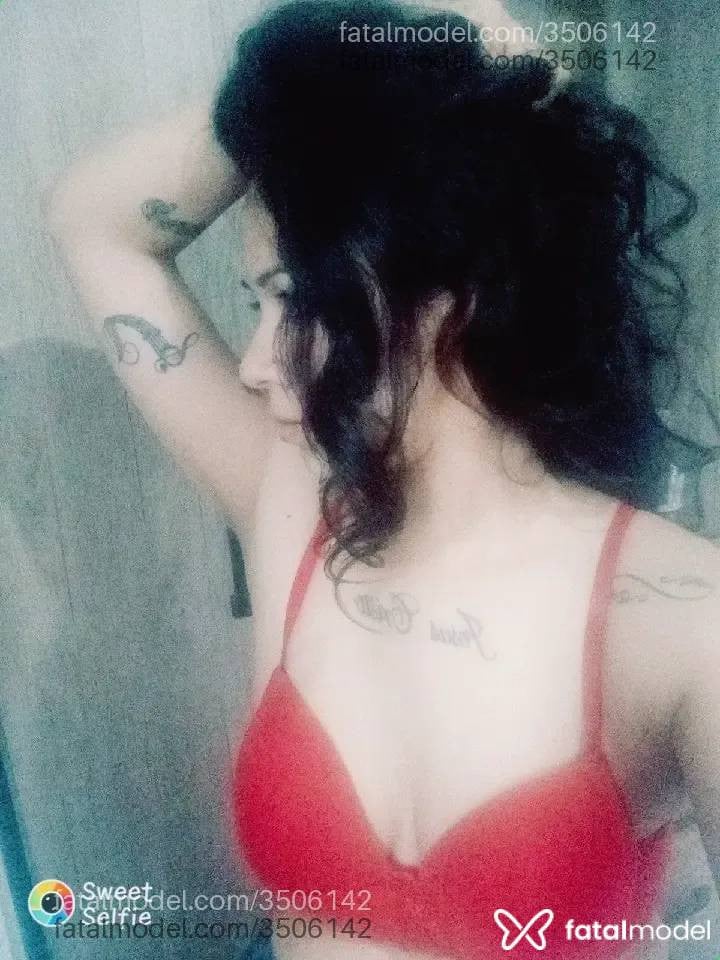 Acompanhante mulher ruiva (o) de olhos castanhos - Darlla