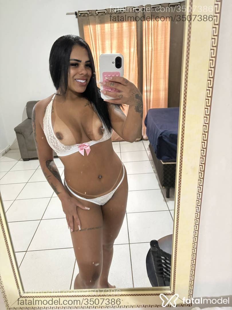 Acompanhante mulher morena (o) de olhos pretos - Izabela