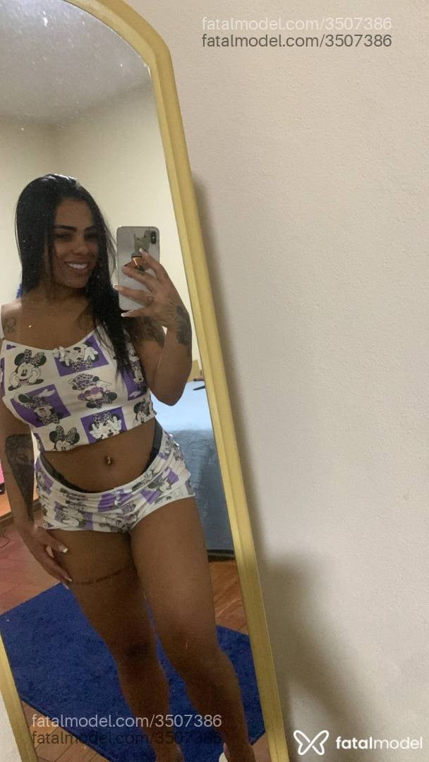 Acompanhante mulher morena (o) de olhos pretos - Izabela