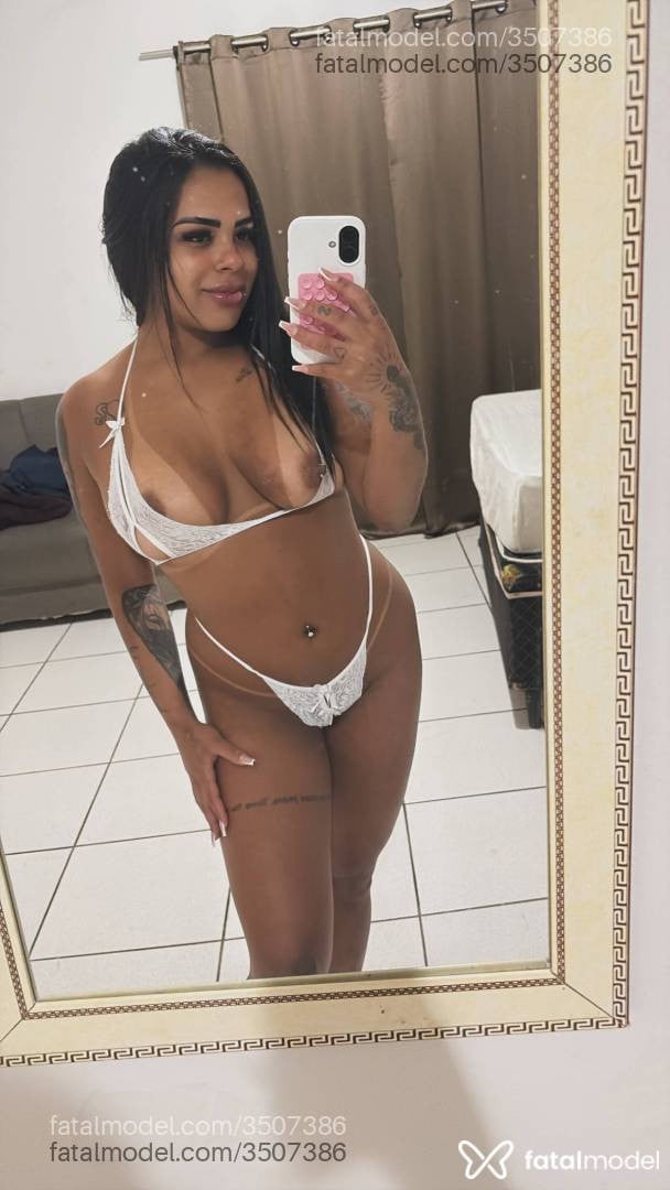 Acompanhante mulher morena (o) de olhos pretos - Izabela