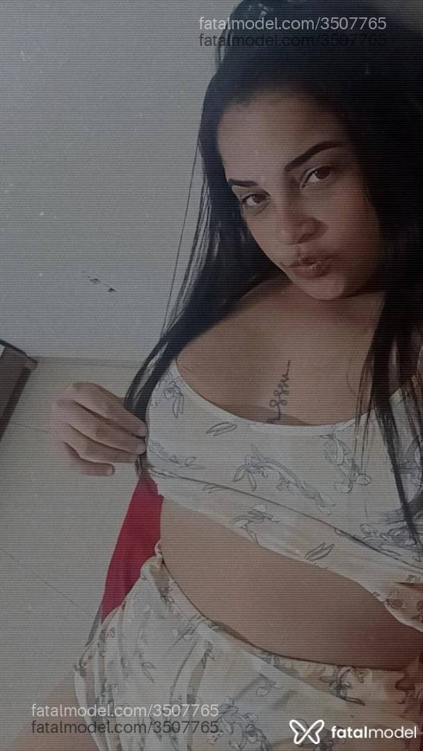Acompanhante mulher morena (o) de olhos castanhos - Melany
