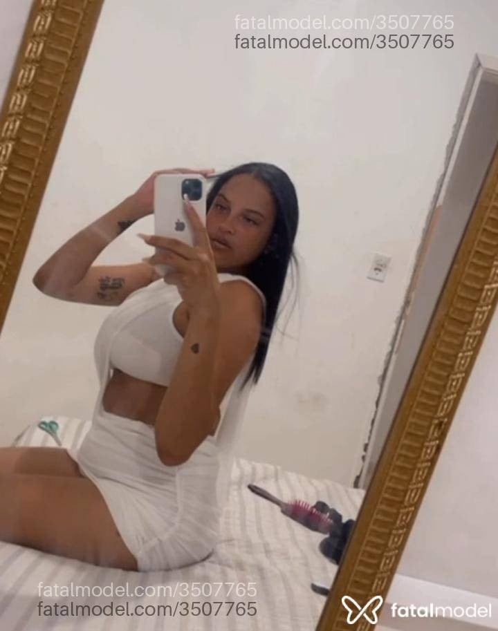 Acompanhante mulher morena (o) de olhos castanhos - Melany