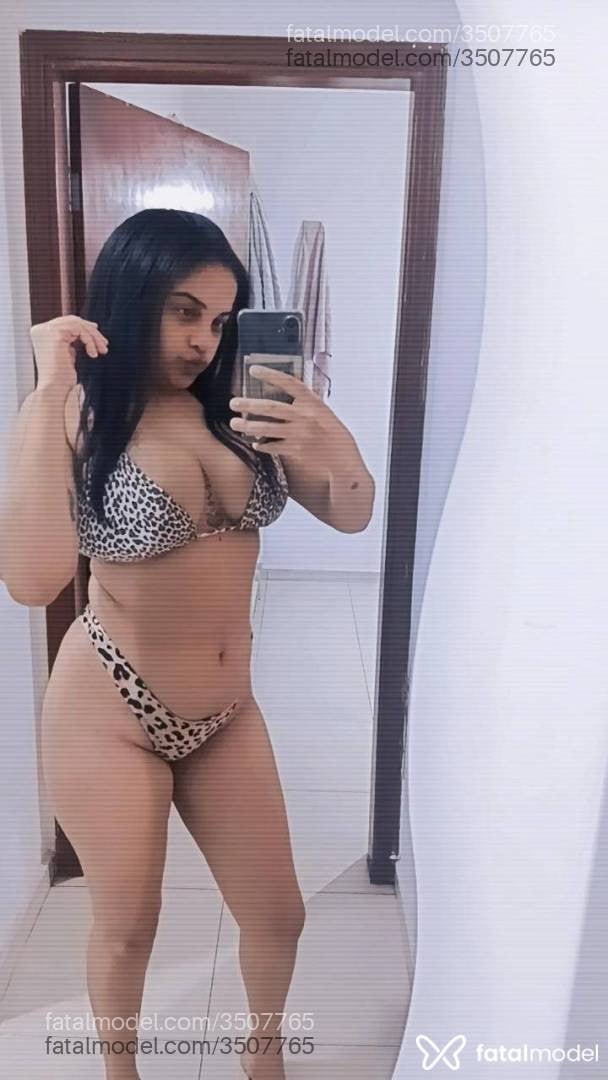 Acompanhante mulher morena (o) de olhos castanhos - Melany