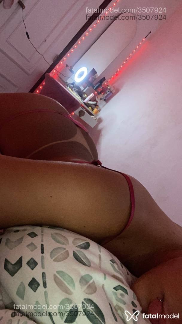 Acompanhante mulher trans morena (o) de olhos castanhos - Jasmin