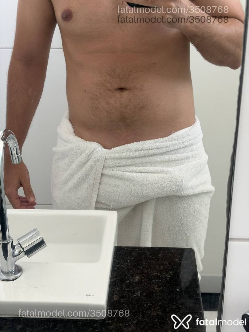 Acompanhante homem com cabelo castanho de olhos castanhos - Fernando