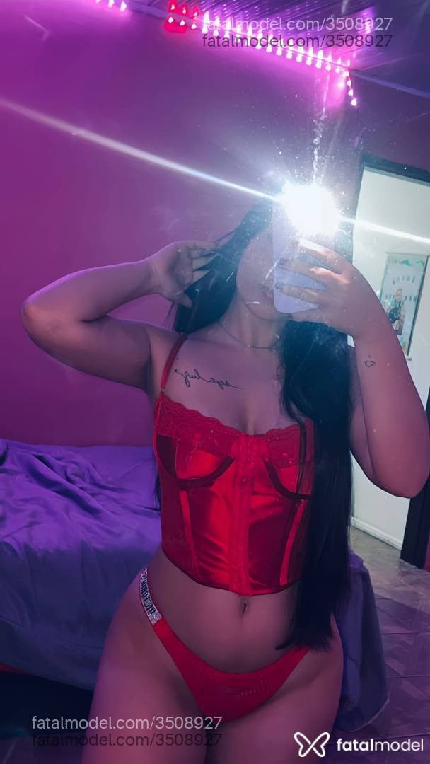 Acompanhante mulher morena (o) de olhos castanhos - Melissa