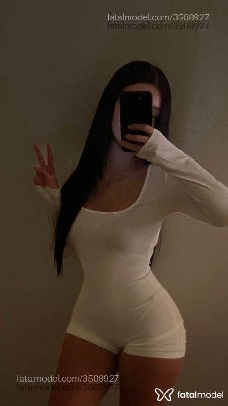 Acompanhante mulher morena (o) de olhos castanhos - Melissa
