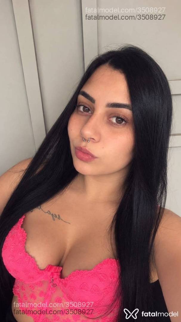 Acompanhante mulher morena (o) de olhos castanhos - Melissa