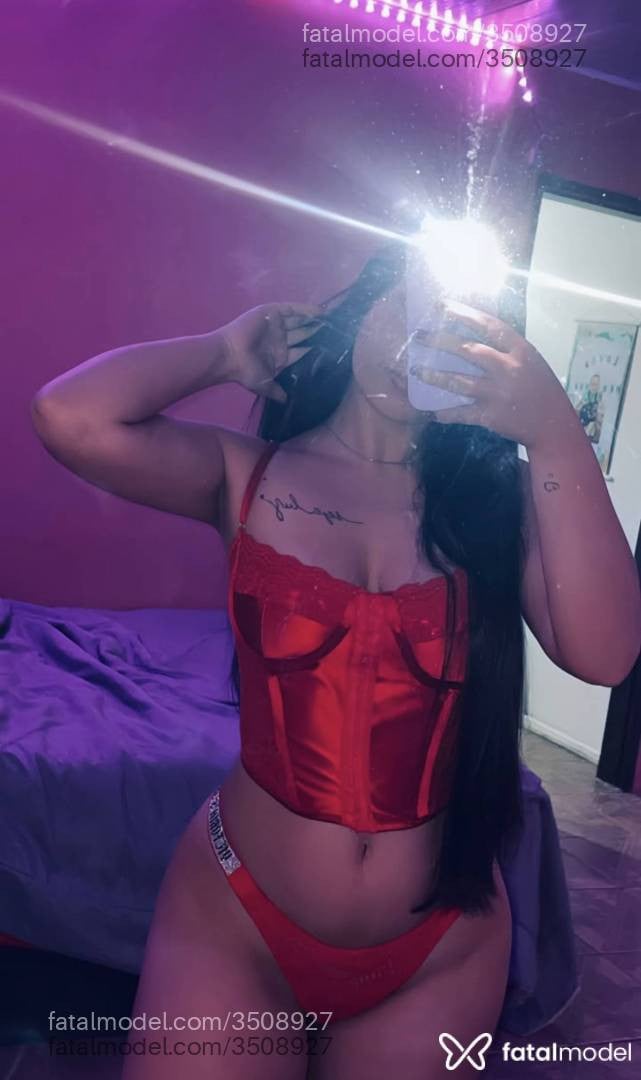 Acompanhante mulher morena (o) de olhos castanhos - Melissa