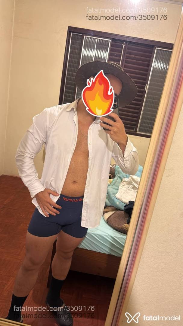 Acompanhante homem morena (o) de olhos castanhos - Leonardo