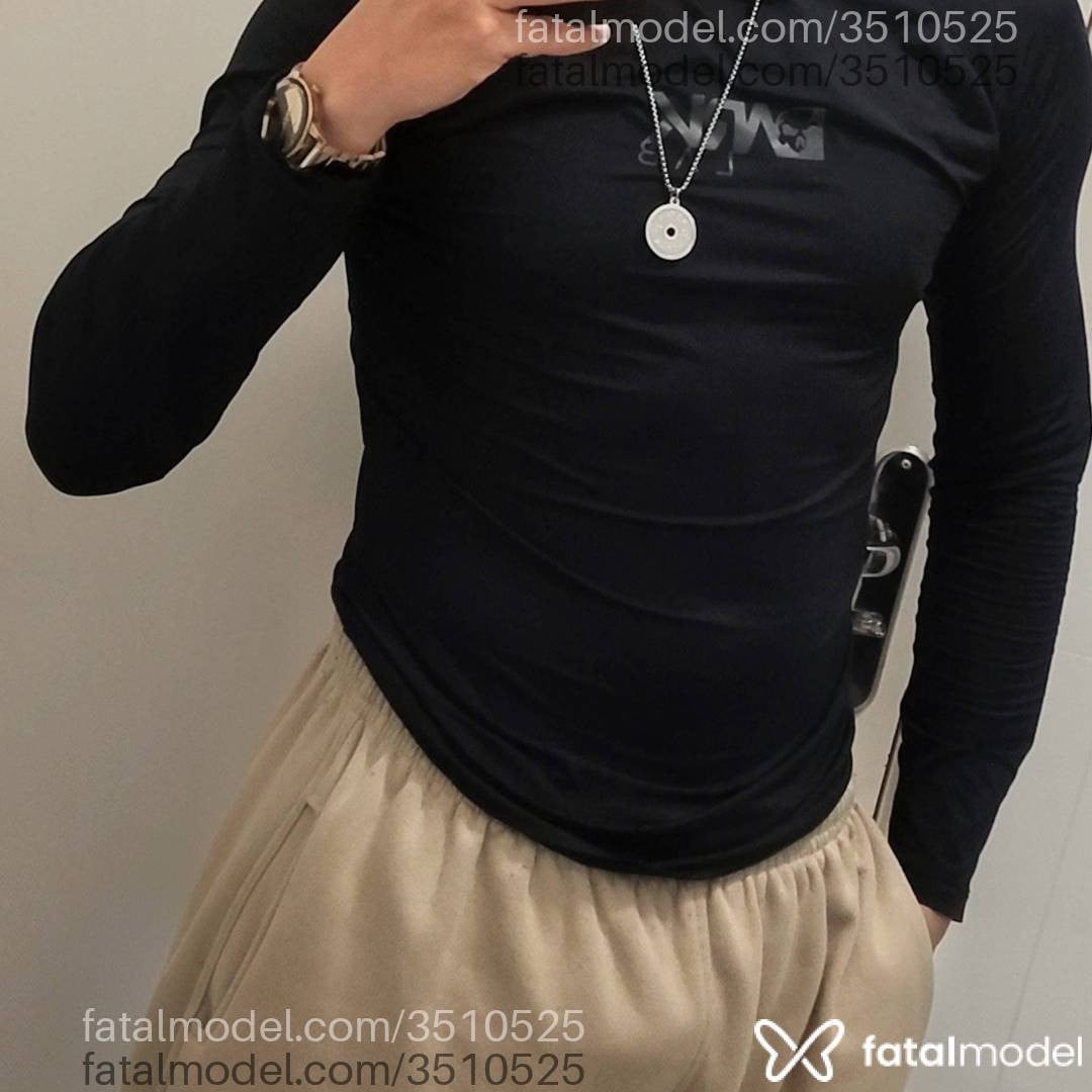 Acompanhante homem com cabelo grisalho de olhos castanhos - Ferraz