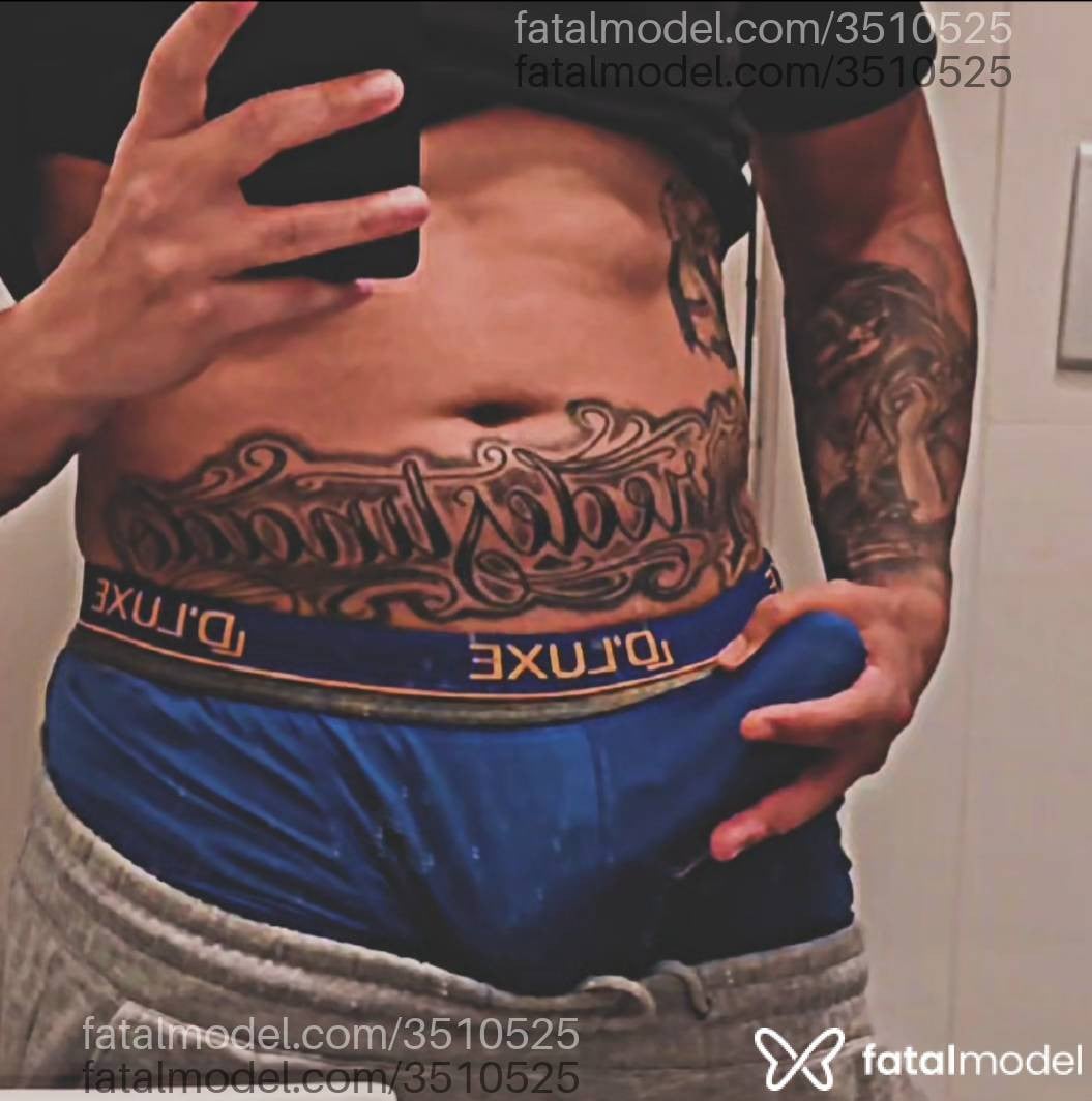 Acompanhante homem com cabelo grisalho de olhos castanhos - Dantas