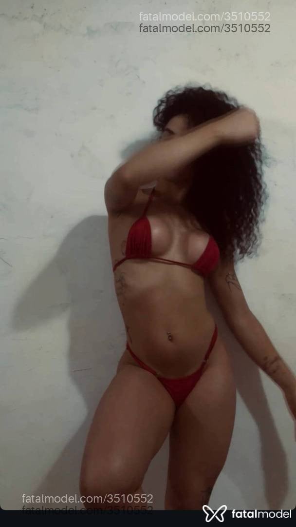 Acompanhante mulher trans morena (o) de olhos castanhos - Jade