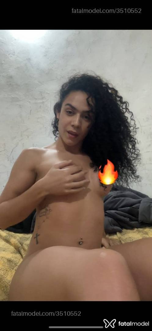 Acompanhante mulher trans morena (o) de olhos castanhos - Jade Acompanhante mulher trans morena (o) de olhos castanhos - Jade