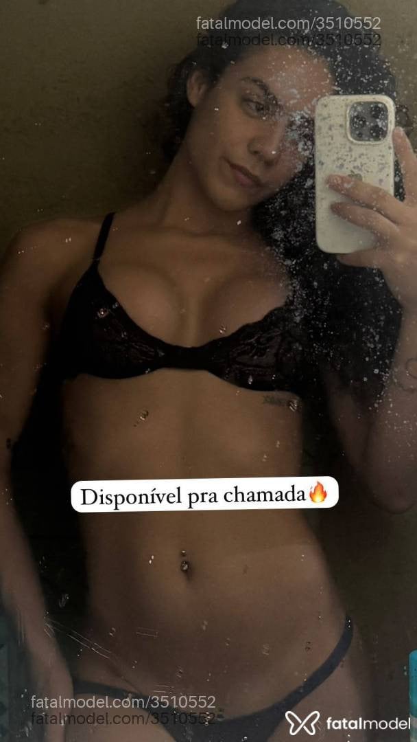 Acompanhante mulher trans morena (o) de olhos castanhos - Jade Rangel