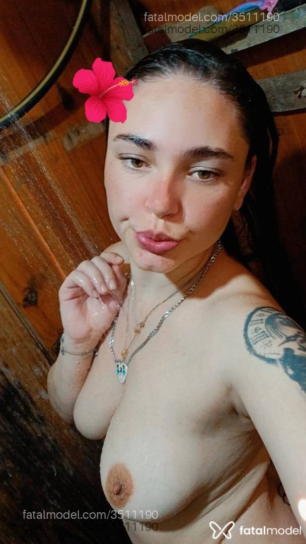 Acompanhante mulher morena (o) de olhos mel - Julia