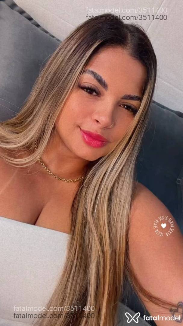 Acompanhante mulher loira (o) de olhos pretos - Luaaa