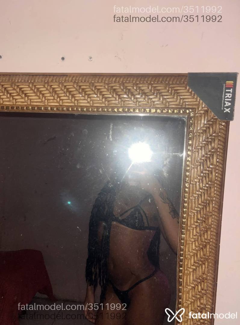 Acompanhante mulher trans morena (o) de olhos castanhos - Cristal