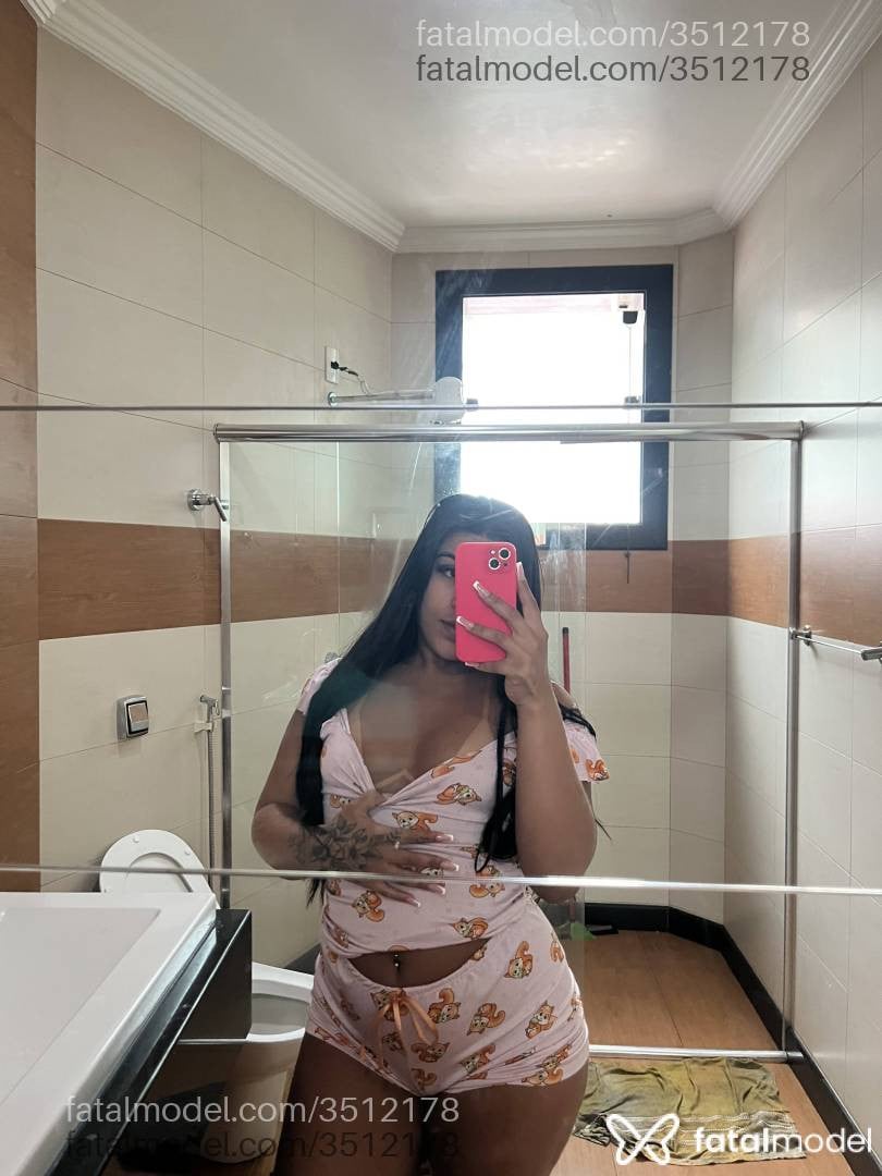 Acompanhante mulher morena (o) de olhos castanhos - Iiz angel