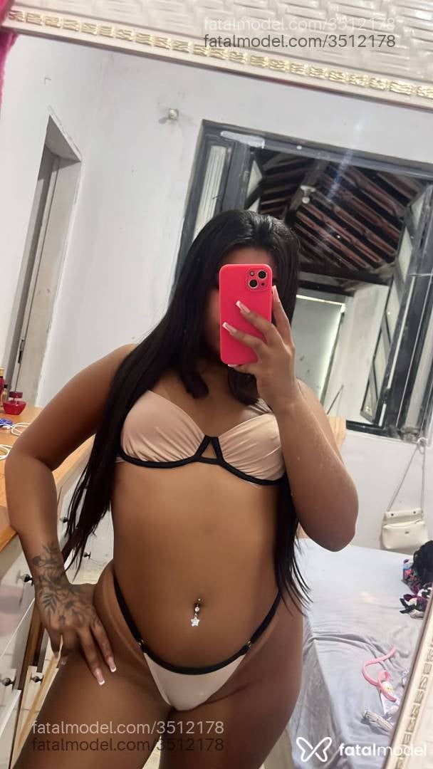 Acompanhante mulher morena (o) de olhos castanhos - Iiz angel