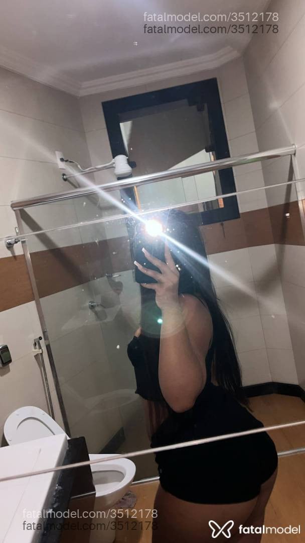 Acompanhante mulher morena (o) de olhos castanhos - Iiz angel