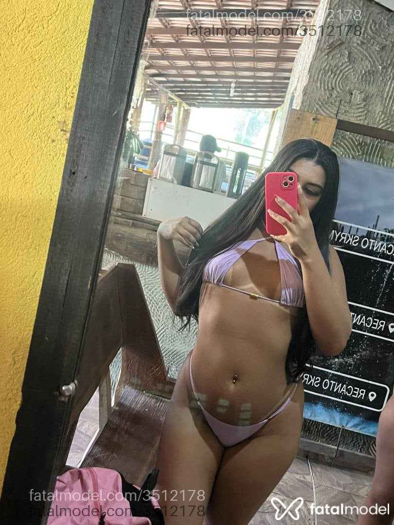 Acompanhante mulher morena (o) de olhos castanhos - Iiz angel