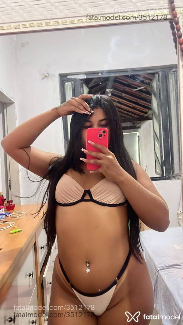 Acompanhante mulher morena (o) de olhos castanhos - Iiz angel