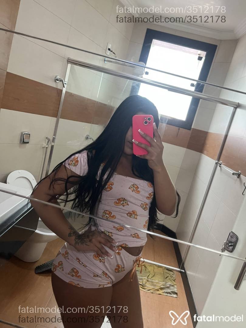 Acompanhante mulher morena (o) de olhos castanhos - Iiz angel