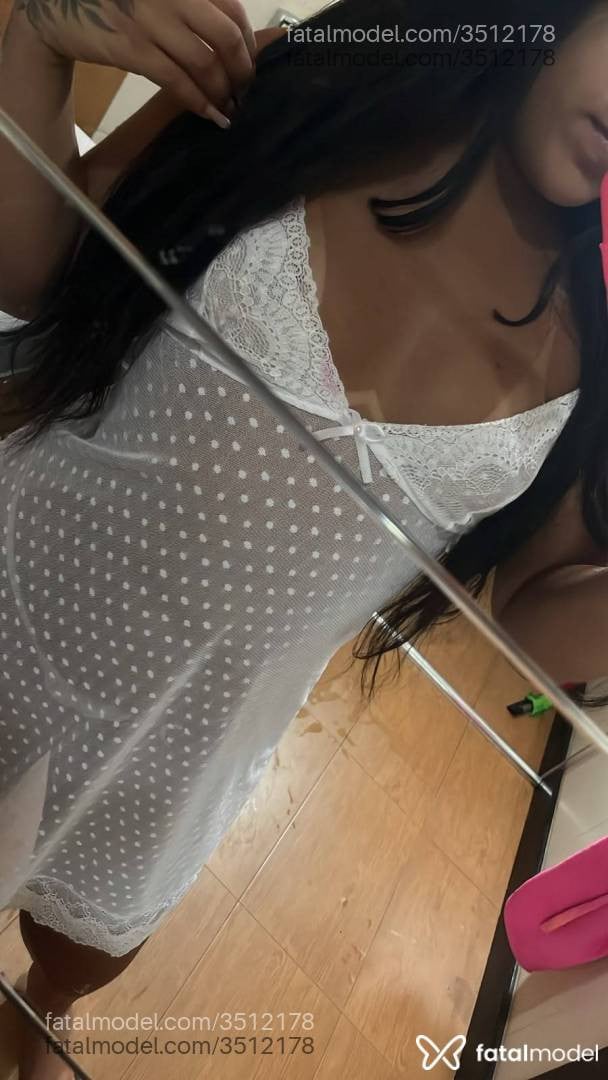 Acompanhante mulher morena (o) de olhos castanhos - Iiz angel