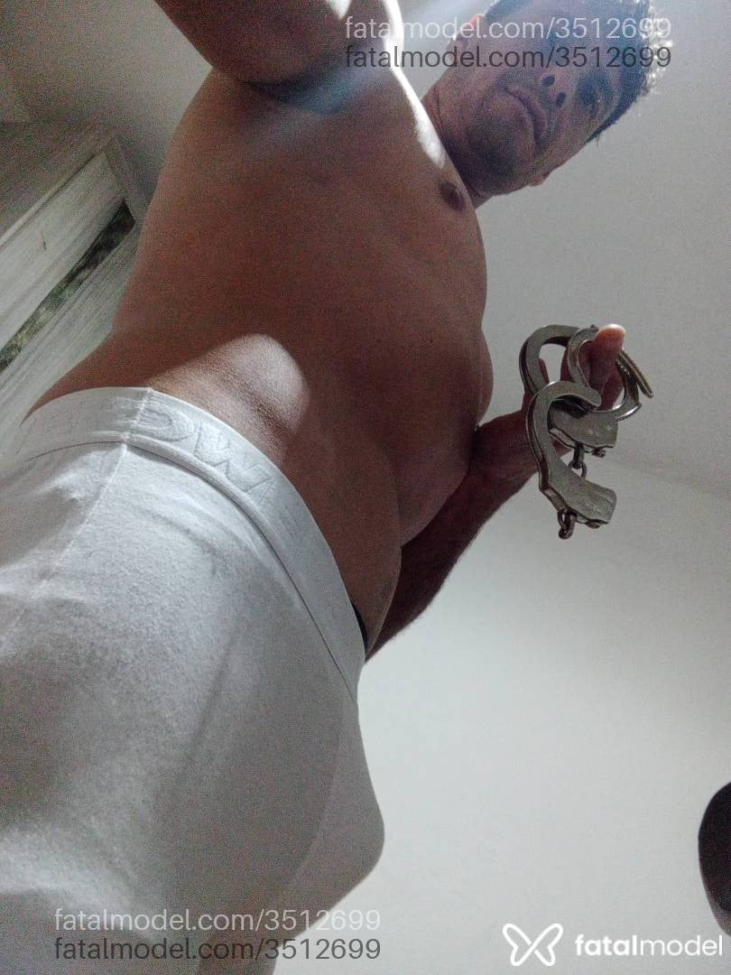 Acompanhante homem morena (o) de olhos castanhos - Guilherme