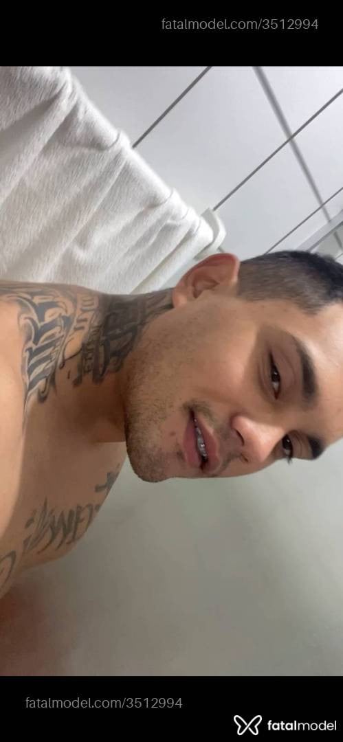 Acompanhante homem morena (o) de olhos castanhos - Victor