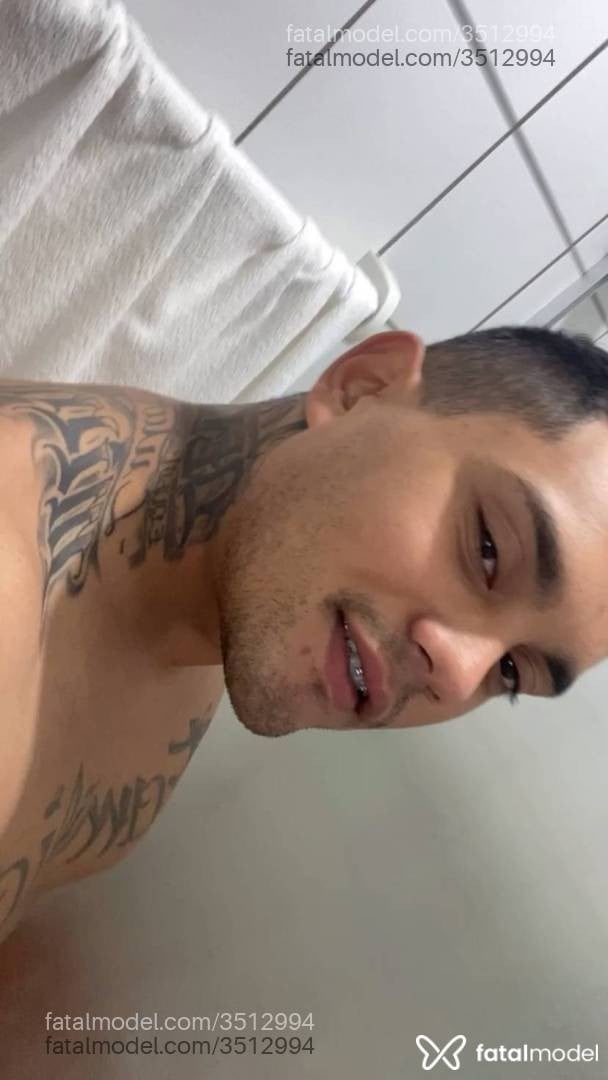 Acompanhante homem morena (o) de olhos castanhos - Victor