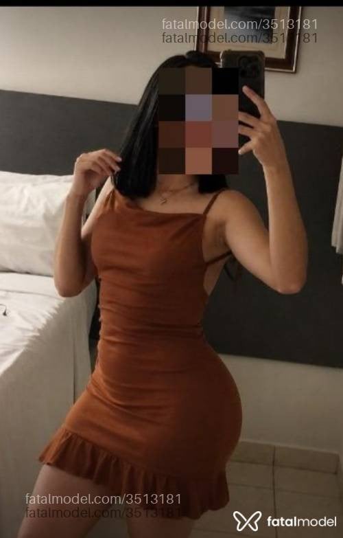 Acompanhante mulher com cabelo castanho de olhos castanhos - Carlinha