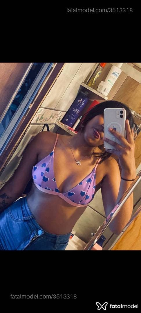 Acompanhante mulher morena (o) de olhos pretos - Evelyn Santos