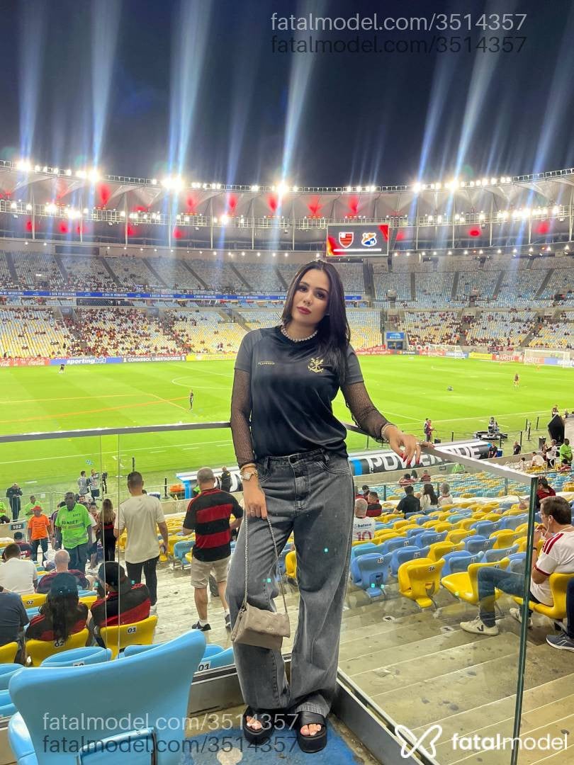 Acompanhante mulher com cabelo castanho de olhos castanhos - Lua Alves