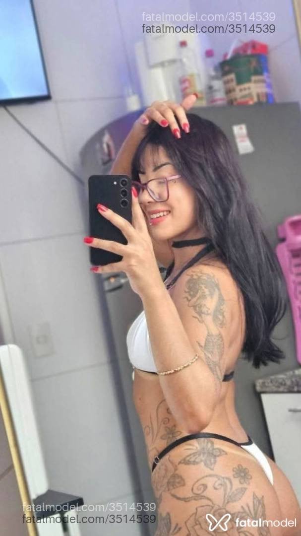 Acompanhante mulher morena (o) de olhos pretos - Jade Lincon
