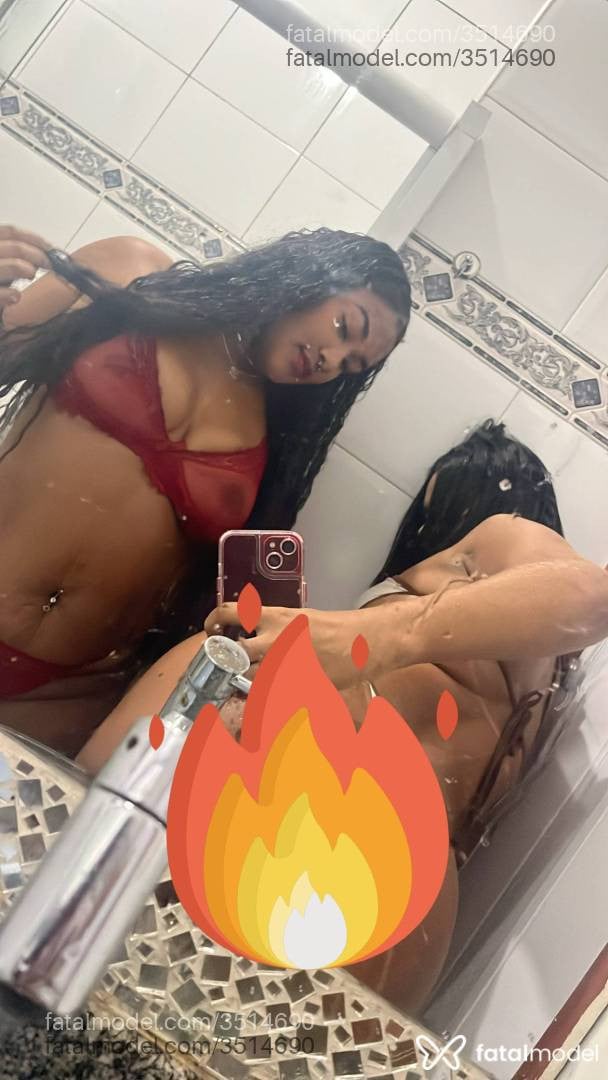 Acompanhante mulher morena (o) de olhos pretos - Carolina