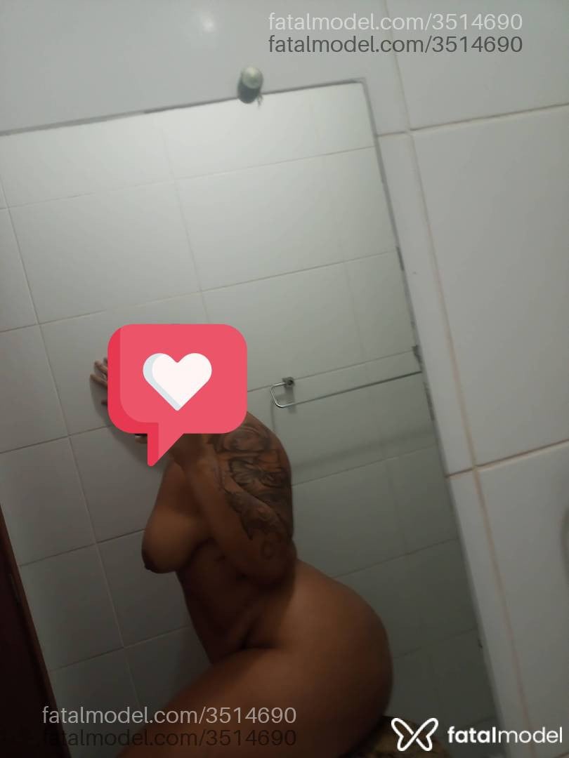Acompanhante mulher morena (o) de olhos pretos - Carolina