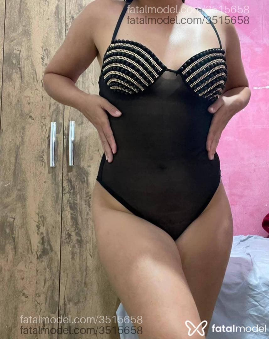 Acompanhante mulher com cabelo castanho de olhos pretos - Larissa