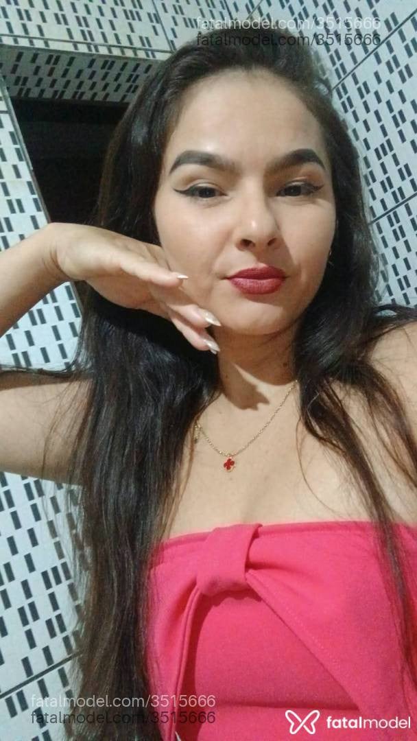 Acompanhante mulher com cabelo castanho de olhos castanhos - Silviany