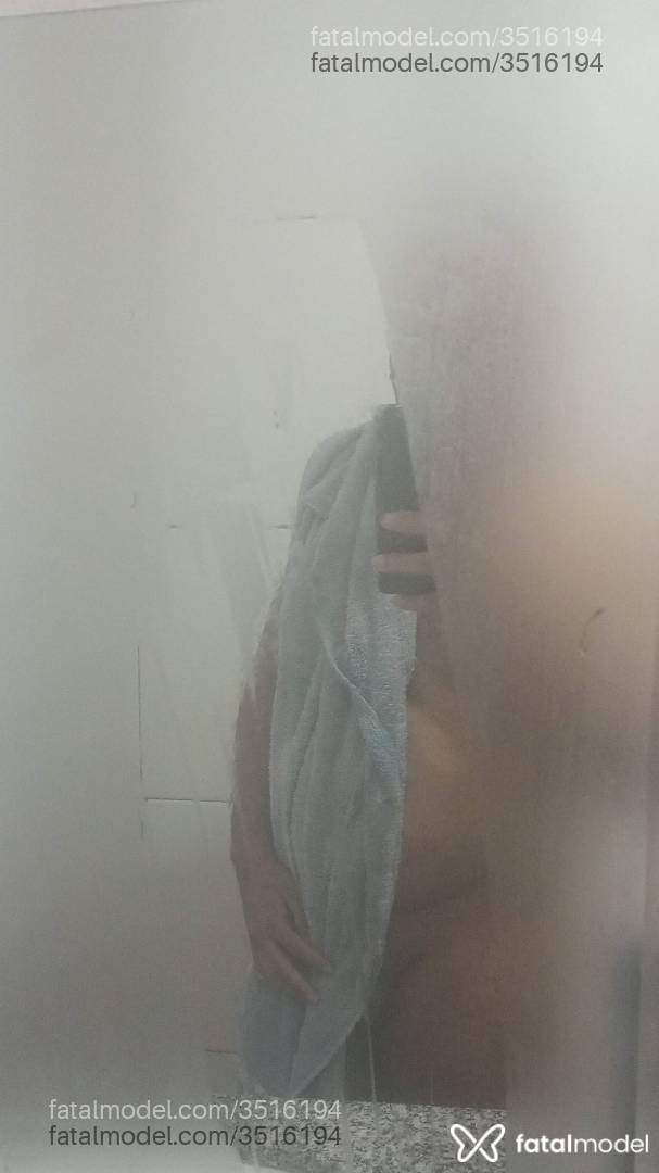Acompanhante homem morena (o) de olhos castanhos - Morenobg