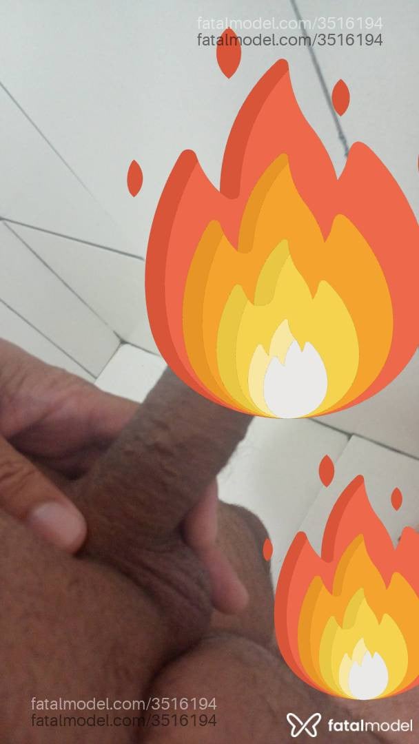 Acompanhante homem morena (o) de olhos castanhos - Morenobg