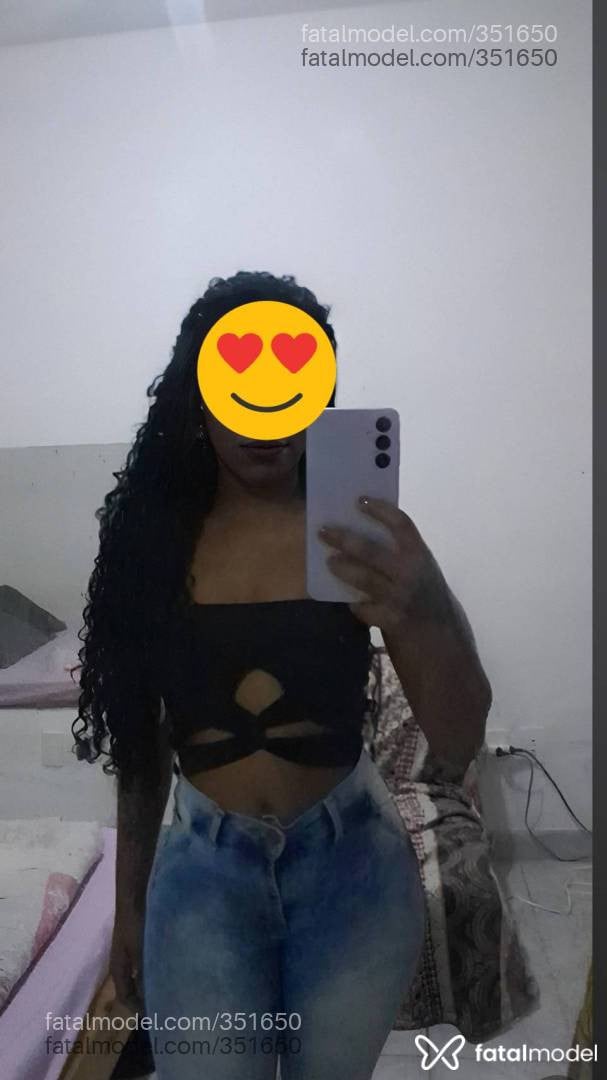 Acompanhante mulher morena (o) de olhos mel - Yara kali
