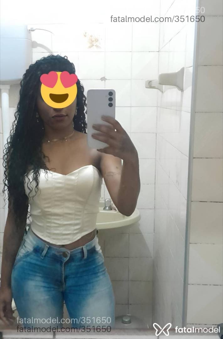 Acompanhante mulher morena (o) de olhos mel - Yara kali