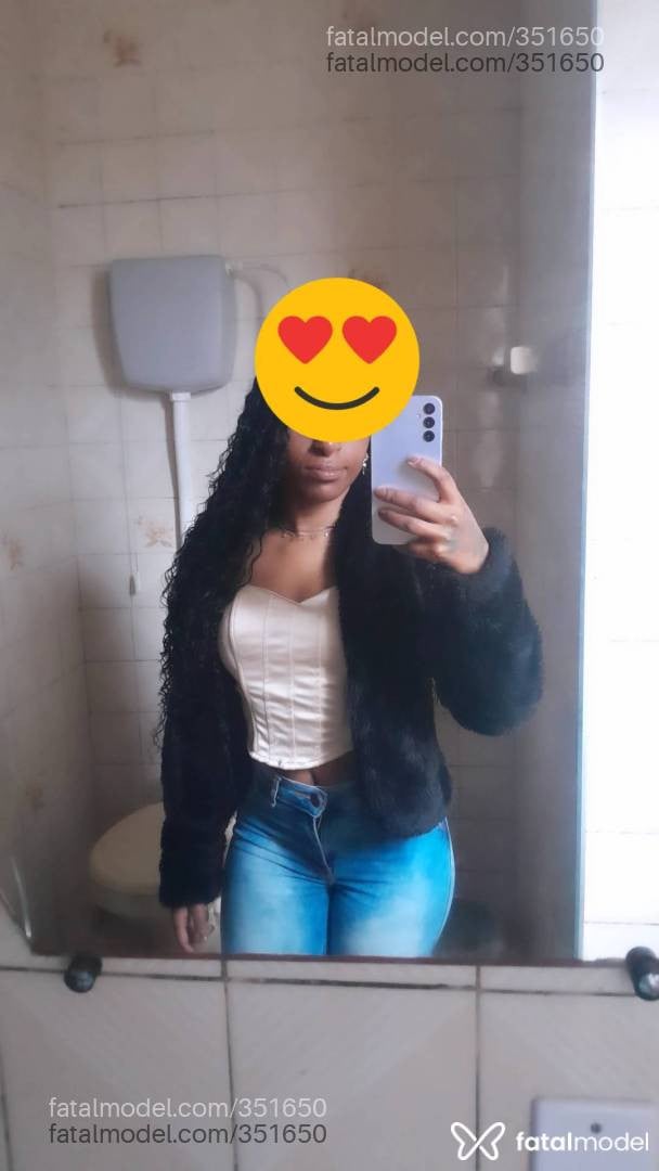 Acompanhante mulher morena (o) de olhos mel - Yara kali