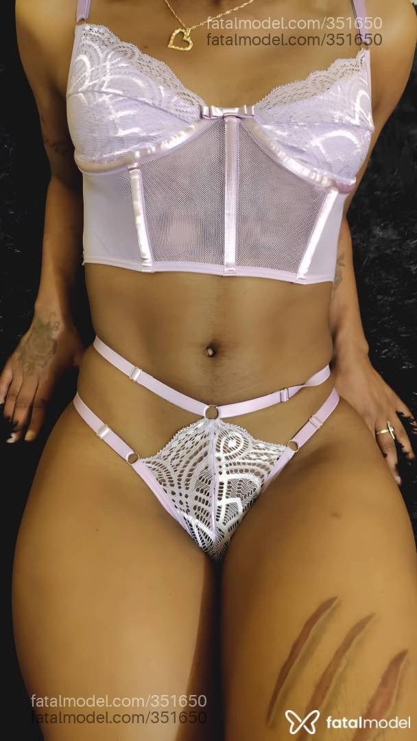 Acompanhante mulher morena (o) de olhos mel - Yara kali